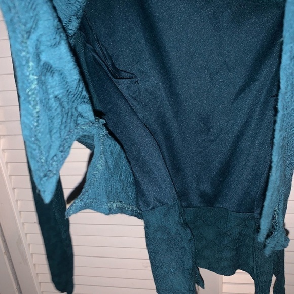 Molly Malloy Vintage Green textured Crop long sleeve blouse Size 6 - Picture 7 of 9